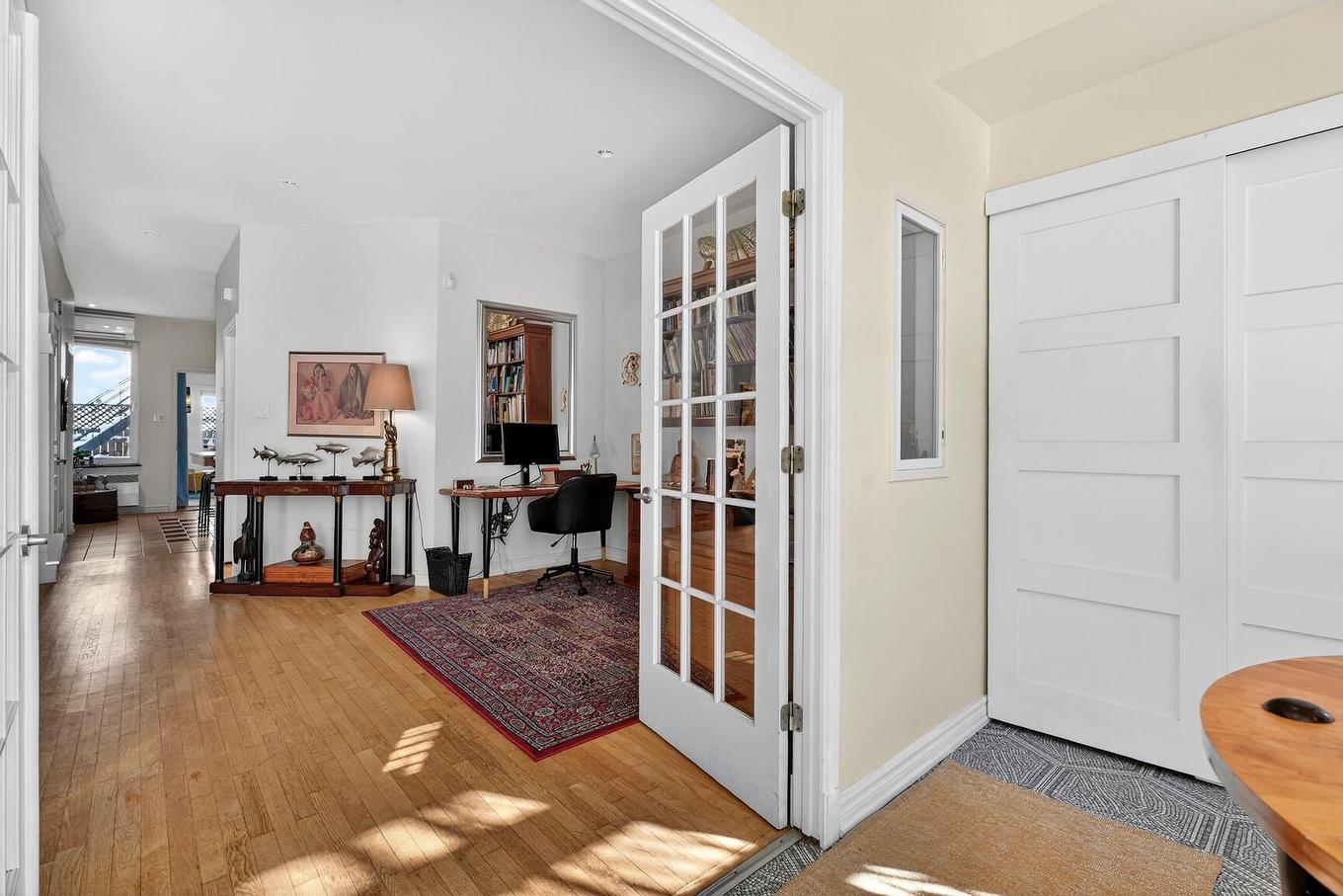 Hall d'entrée/Vestibule - 4837 Rue Jeanne-Mance, Montréal (Le Plateau-Mont-Royal), QC - Indoor Photo Showing Other Room