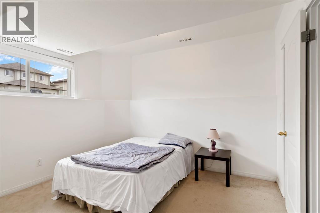 228 Paris Crescent, Fort Mcmurray, AB - Indoor Photo Showing Bedroom