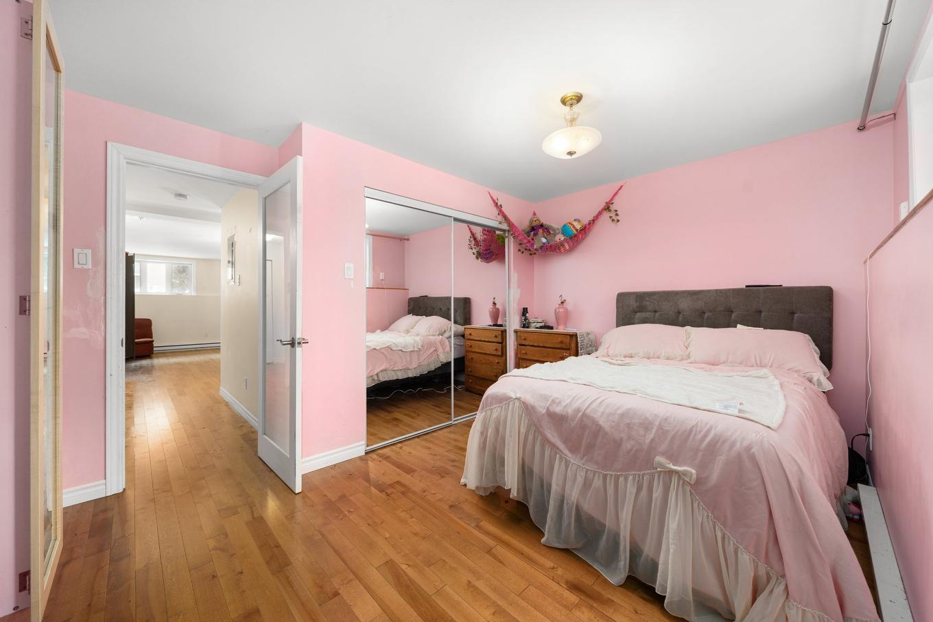 Chambre à coucher - 1-1205 Rue Montcalm, Montréal (Ville-Marie), QC - Indoor Photo Showing Bedroom