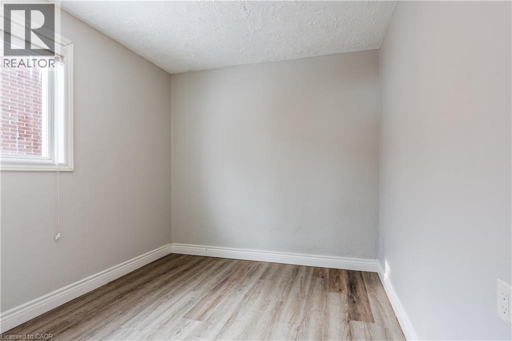 1208 West 5Th Street Unit# 1, Hamilton, ON - Indoor Photo Showing Other Room