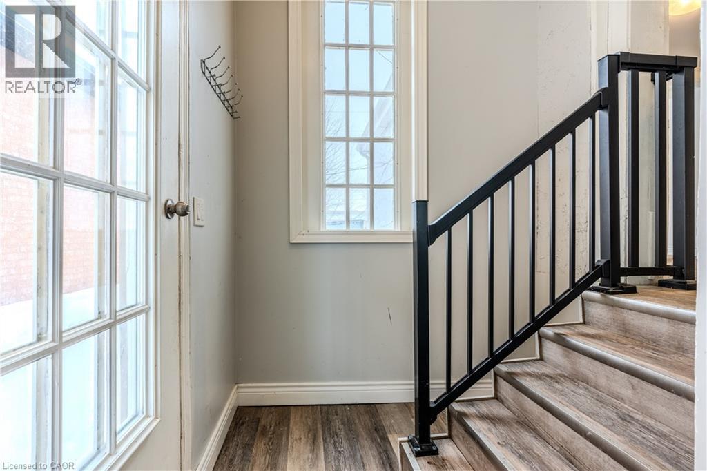 1208 West 5Th Street Unit# 1, Hamilton, ON - Indoor Photo Showing Other Room