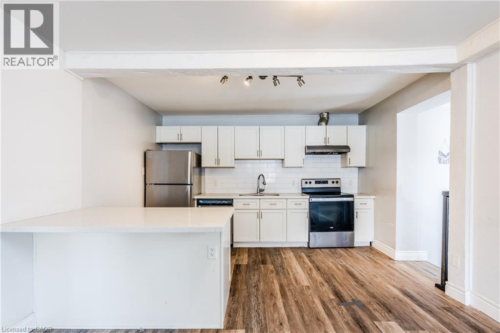 1208 West 5Th Street Unit# 1, Hamilton, ON - Indoor Photo Showing Kitchen