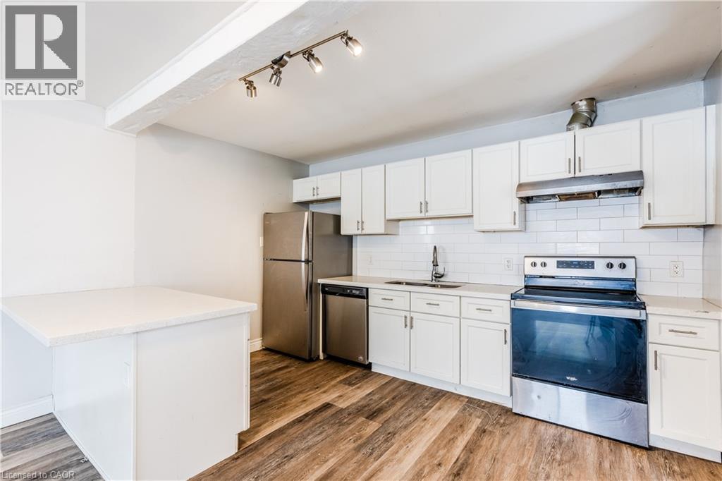 1208 West 5Th Street Unit# 1, Hamilton, ON - Indoor Photo Showing Kitchen