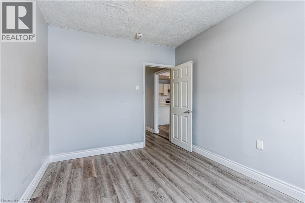 1208 West 5Th Street Unit# 1, Hamilton, ON - Indoor Photo Showing Other Room