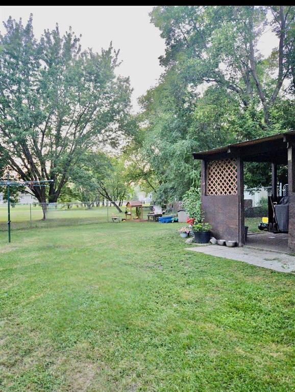 484 Thomas Drive S, Virden, MB - Outdoor