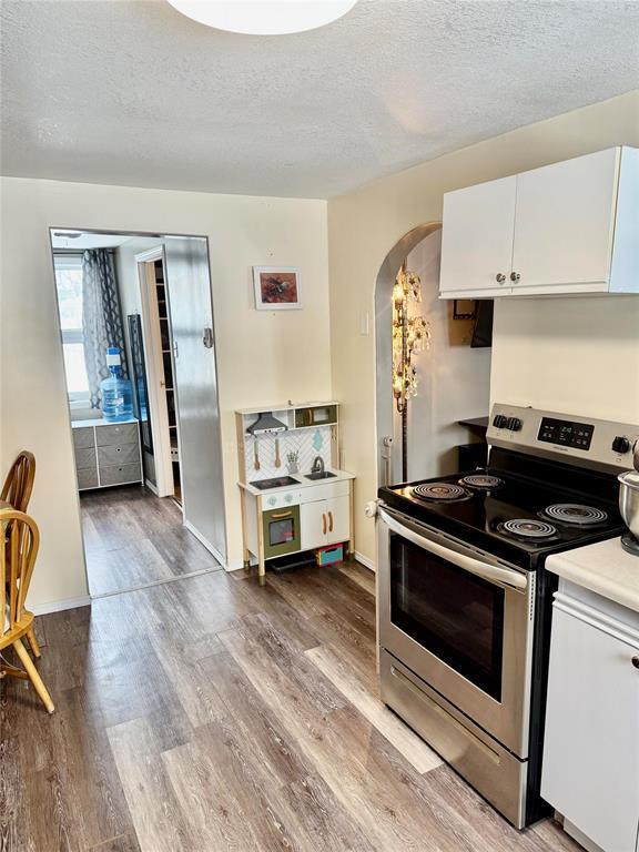 484 Thomas Drive S, Virden, MB - Indoor Photo Showing Kitchen