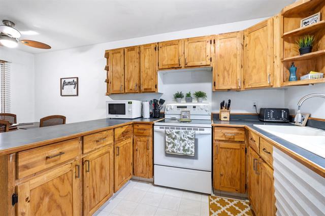 47 Hershey St, Winnipeg, MB