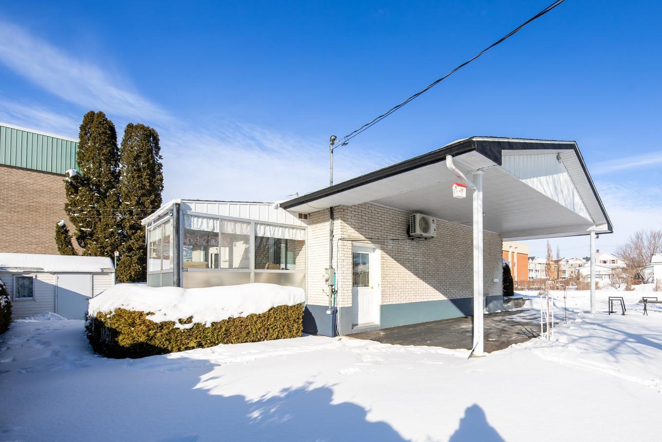 Back facade - 415 7E Avenue, Saint-Jean-Sur-Richelieu, QC - Outdoor