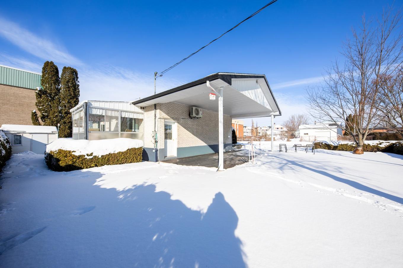 Back facade - 415 7E Avenue, Saint-Jean-Sur-Richelieu, QC - Outdoor