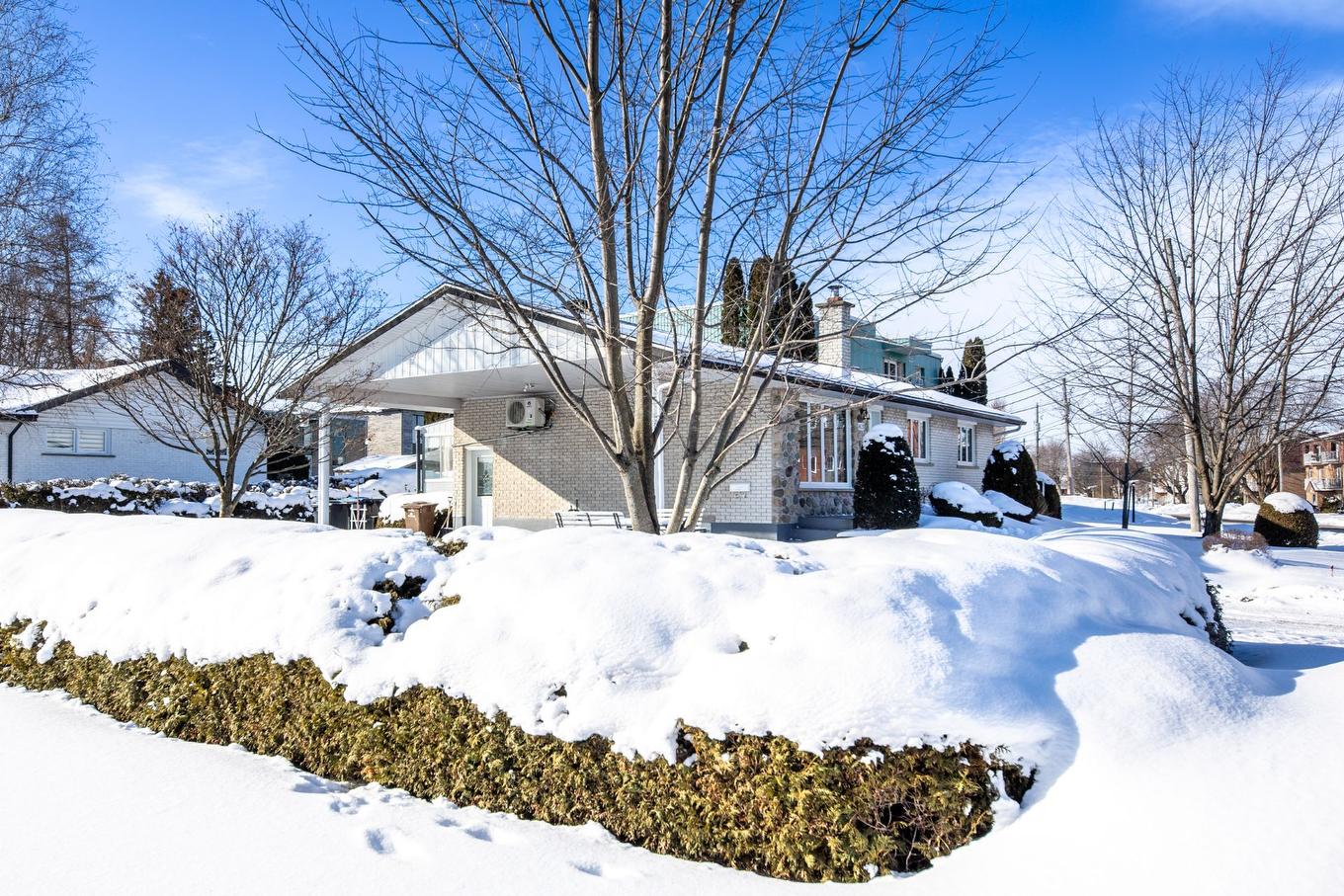 Frontage - 415 7E Avenue, Saint-Jean-Sur-Richelieu, QC - Outdoor