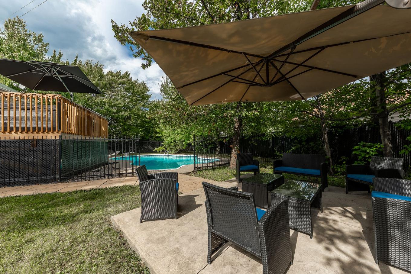 Cour - 163 Av. Du Parc, Saint-Jean-Sur-Richelieu, QC - Outdoor