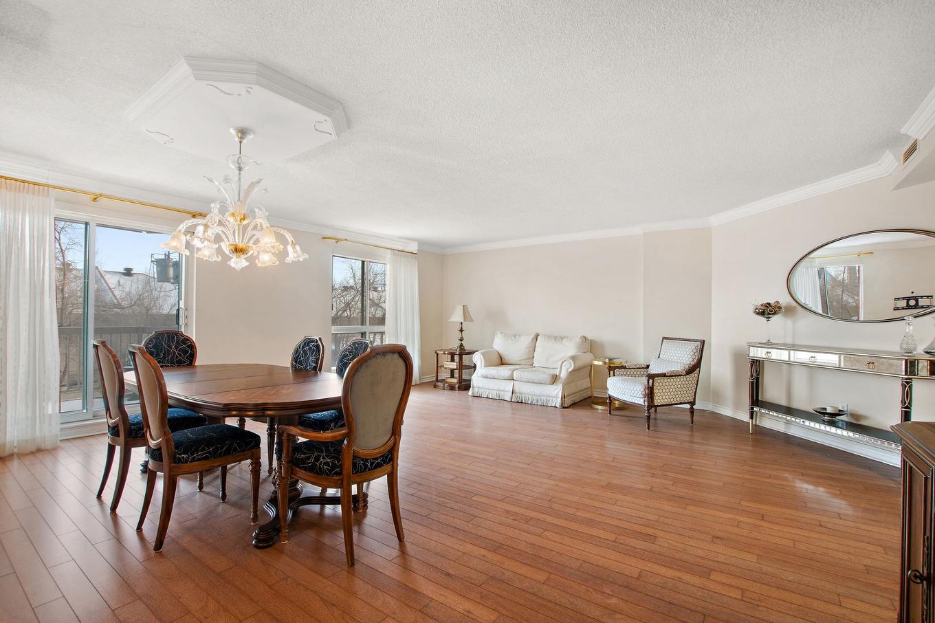 Dining room - 301-2900 Boul. De La Côte-Vertu, Montréal (Saint-Laurent), QC - Indoor Photo Showing Dining Room