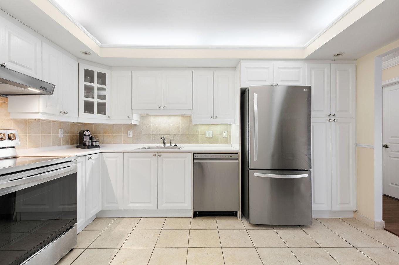 Kitchen - 301-2900 Boul. De La Côte-Vertu, Montréal (Saint-Laurent), QC - Indoor Photo Showing Kitchen