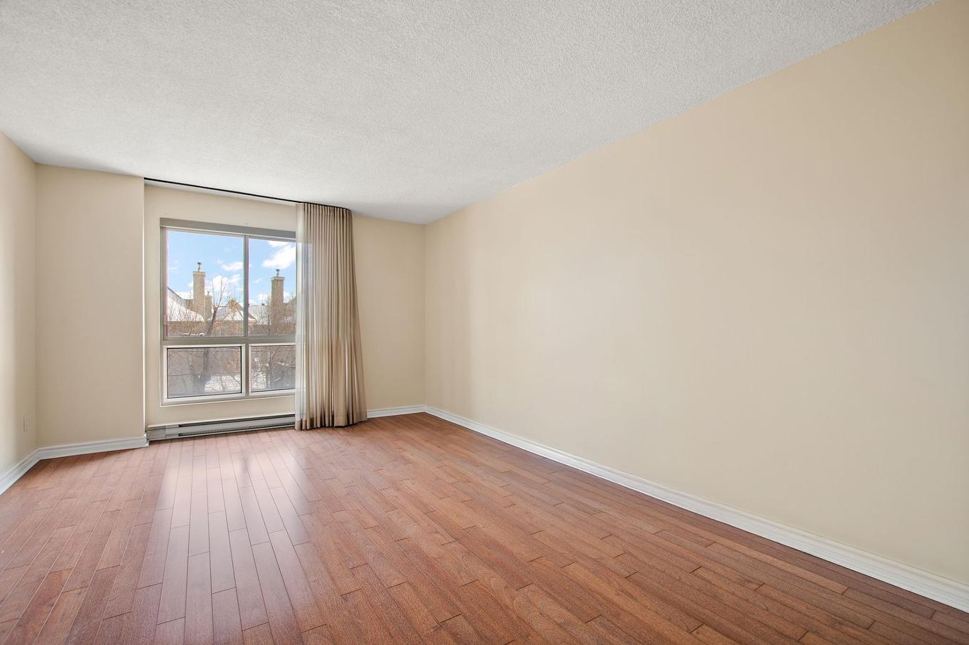 Primary bedroom - 301-2900 Boul. De La Côte-Vertu, Montréal (Saint-Laurent), QC - Indoor Photo Showing Other Room