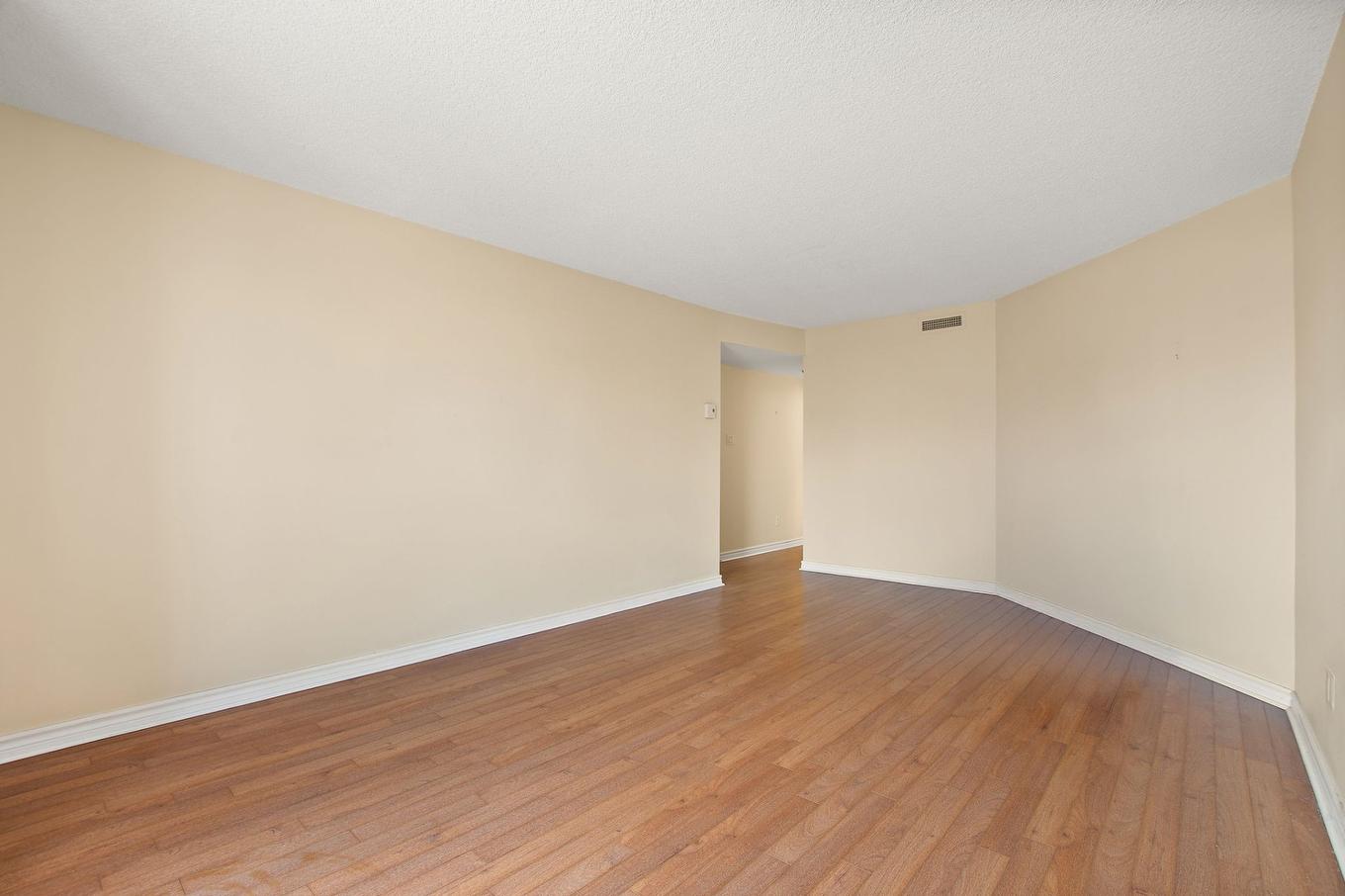 Primary bedroom - 301-2900 Boul. De La Côte-Vertu, Montréal (Saint-Laurent), QC - Indoor Photo Showing Other Room