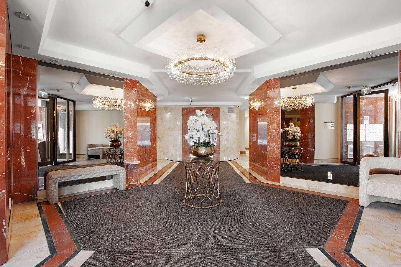 Reception area - 301-2900 Boul. De La Côte-Vertu, Montréal (Saint-Laurent), QC - Indoor Photo Showing Other Room