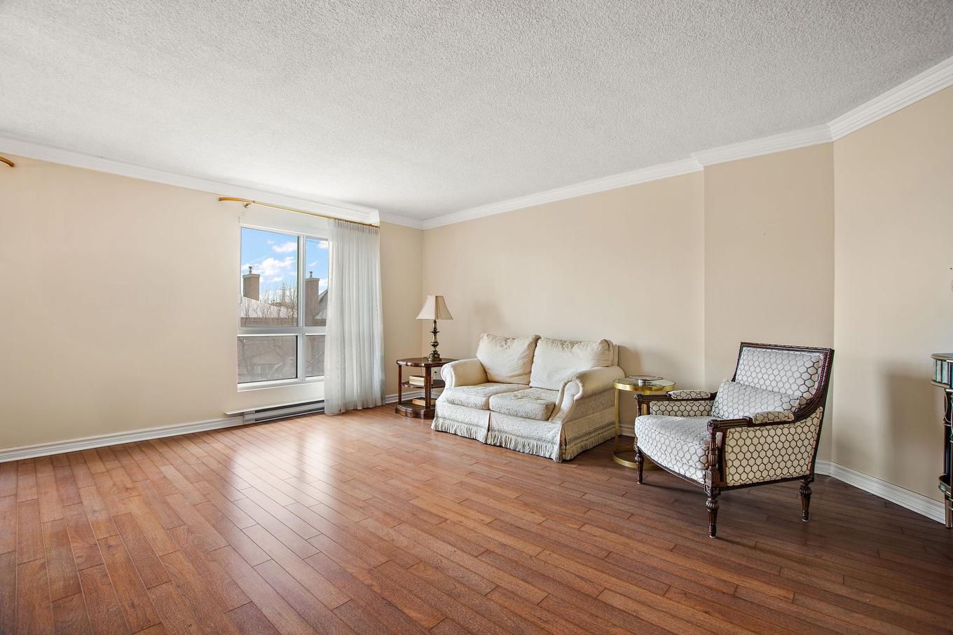 Living room - 301-2900 Boul. De La Côte-Vertu, Montréal (Saint-Laurent), QC - Indoor Photo Showing Living Room