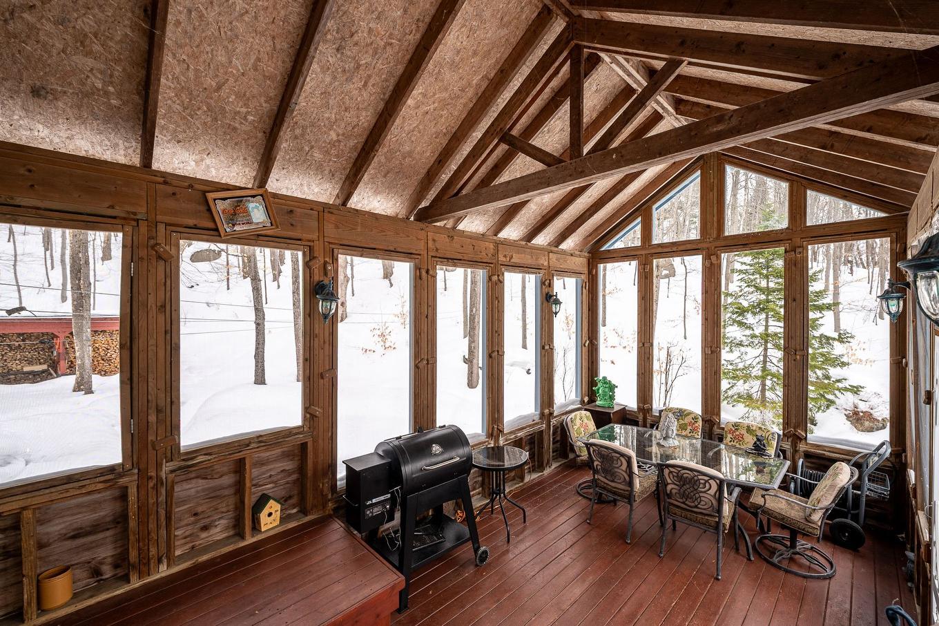 Veranda - 1515 Rue Ferland, Prévost, QC - Indoor