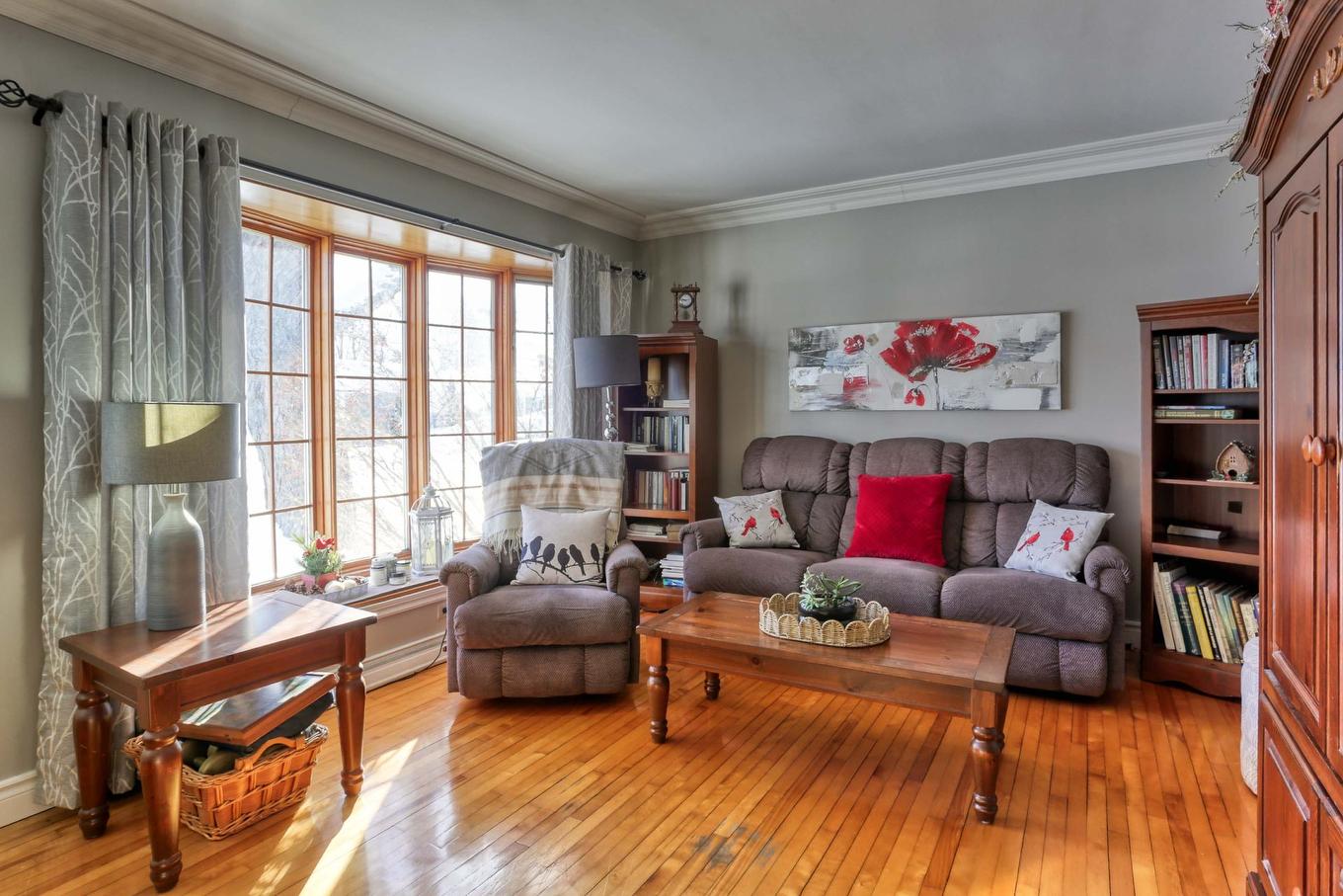 Salon - 658 Rue Barkoff, Trois-Rivières, QC - Indoor Photo Showing Living Room