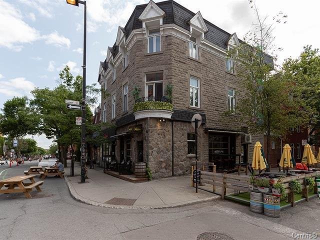 Façade - 250 Av. Du Mont-Royal E., Montréal (Le Plateau-Mont-Royal), QC