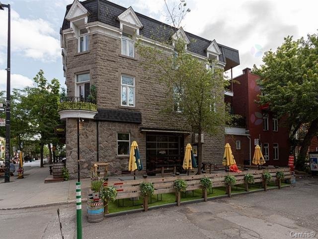 Façade - 250 Av. Du Mont-Royal E., Montréal (Le Plateau-Mont-Royal), QC