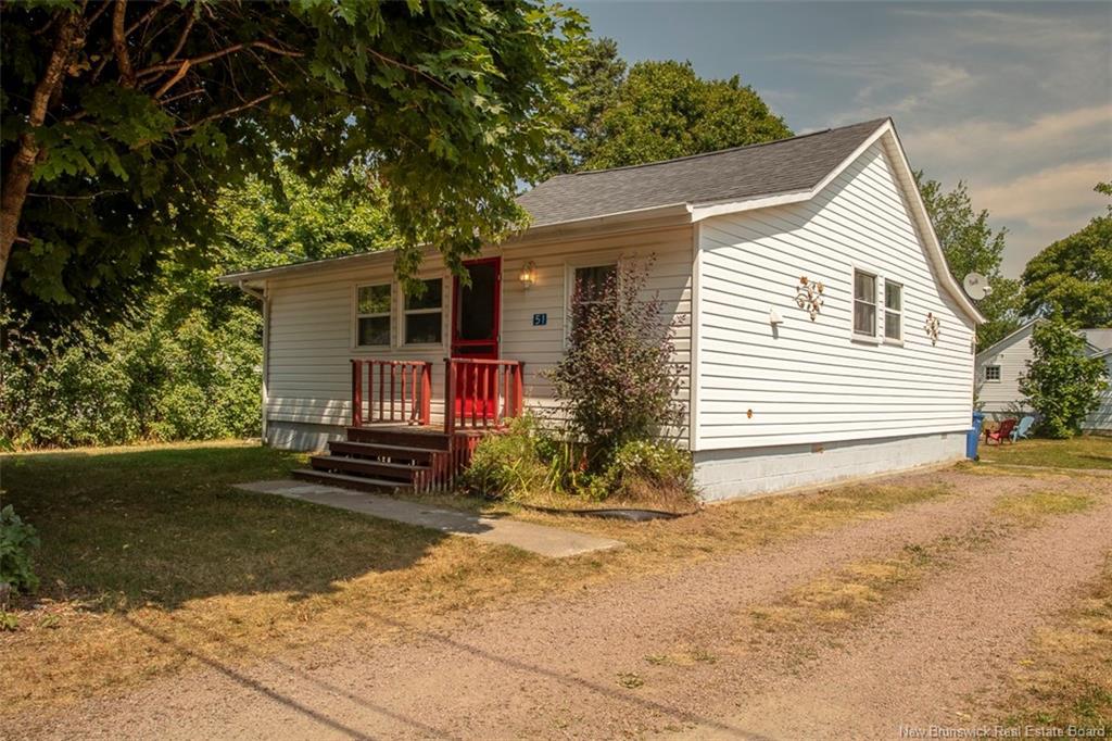 51 First Ave, Pointe-Du-Chêne, NB