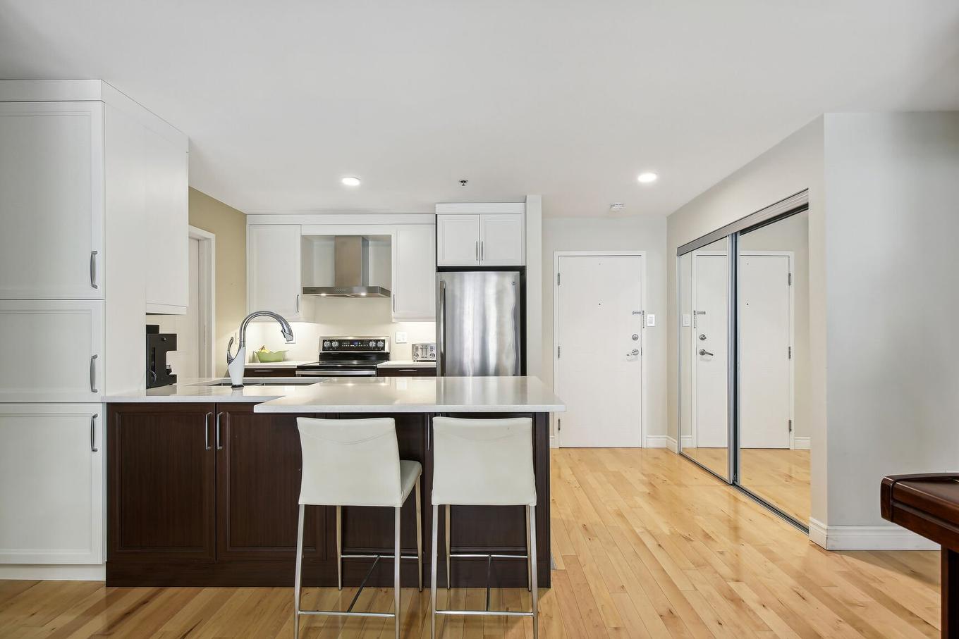 Kitchen - 207-1470 Rue Palerme, Brossard, QC - Indoor Photo Showing Kitchen With Upgraded Kitchen