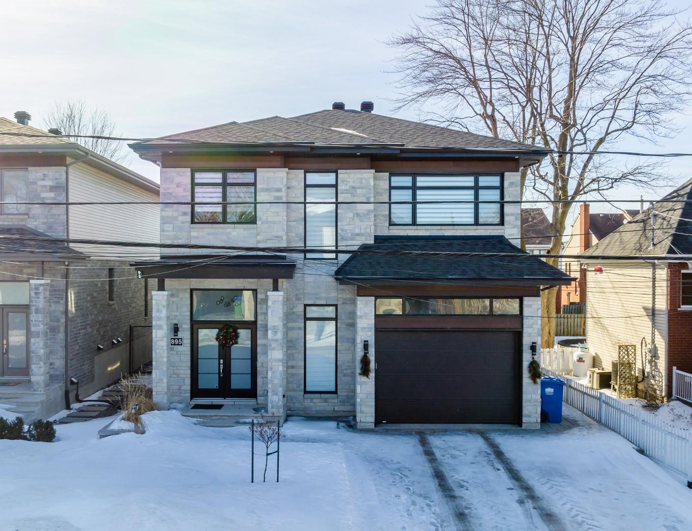 Façade - 895 Rue Richelieu, Brossard, QC - Outdoor With Facade