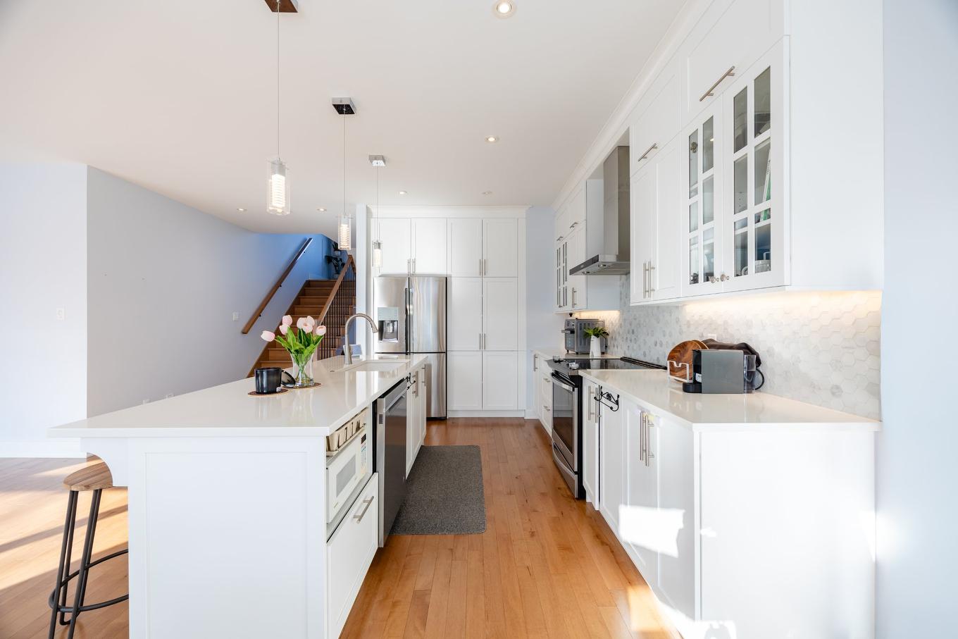 Cuisine - 895 Rue Richelieu, Brossard, QC - Indoor Photo Showing Kitchen With Upgraded Kitchen