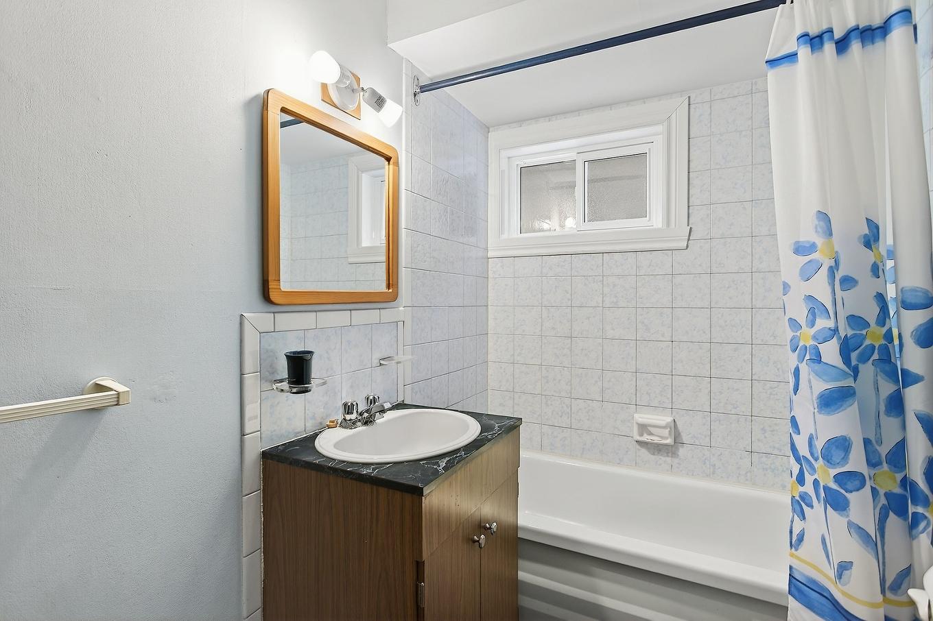 Salle de bains - 12585 42E Avenue (R.-D.-P.), Montréal (Rivière-Des-Prairies/Pointe-Aux-Trembles), QC - Indoor Photo Showing Bathroom