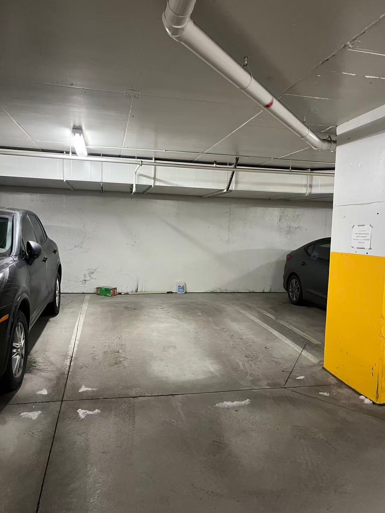 Garage - P249-1450 Boul. René-Lévesque O., Montréal (Ville-Marie), QC