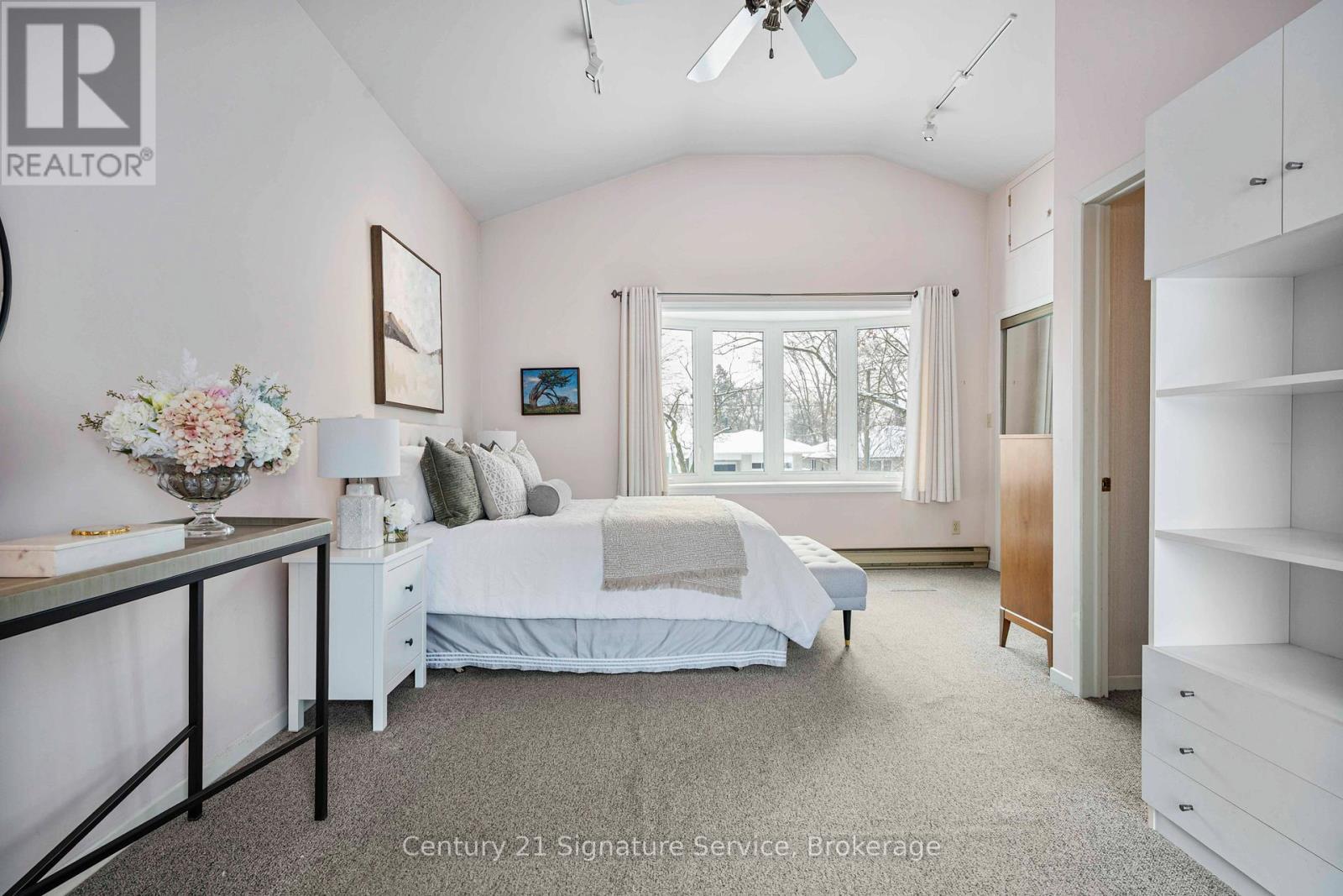 1549 Sherway Drive, Mississauga, ON - Indoor Photo Showing Bedroom