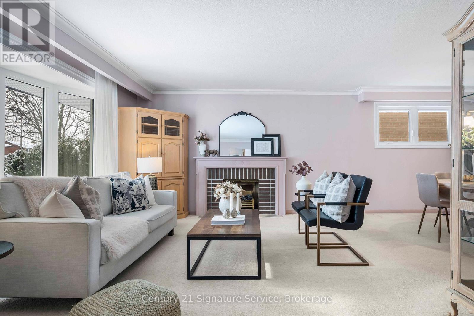 1549 Sherway Drive, Mississauga, ON - Indoor Photo Showing Living Room With Fireplace