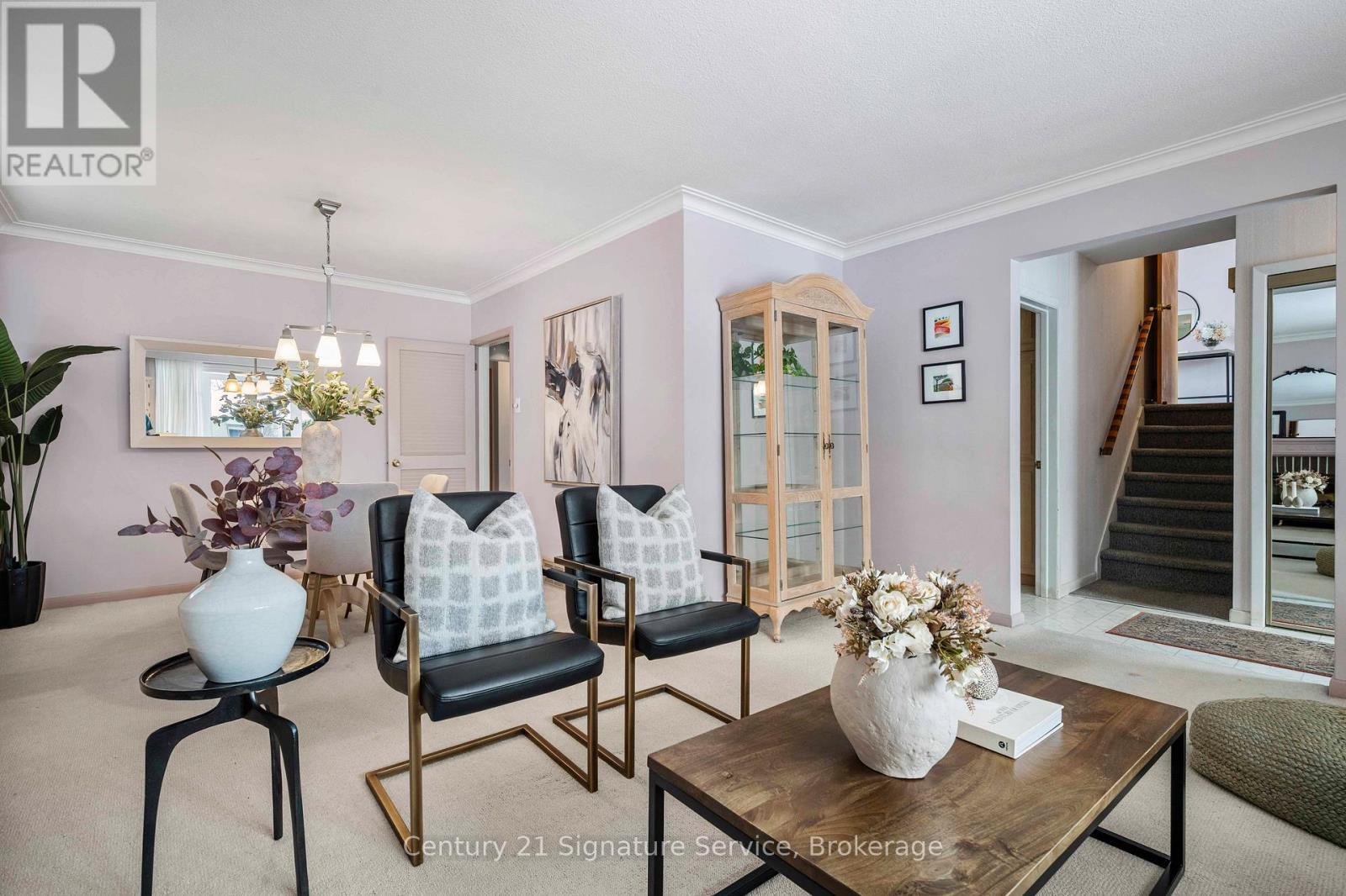 1549 Sherway Drive, Mississauga, ON - Indoor Photo Showing Living Room