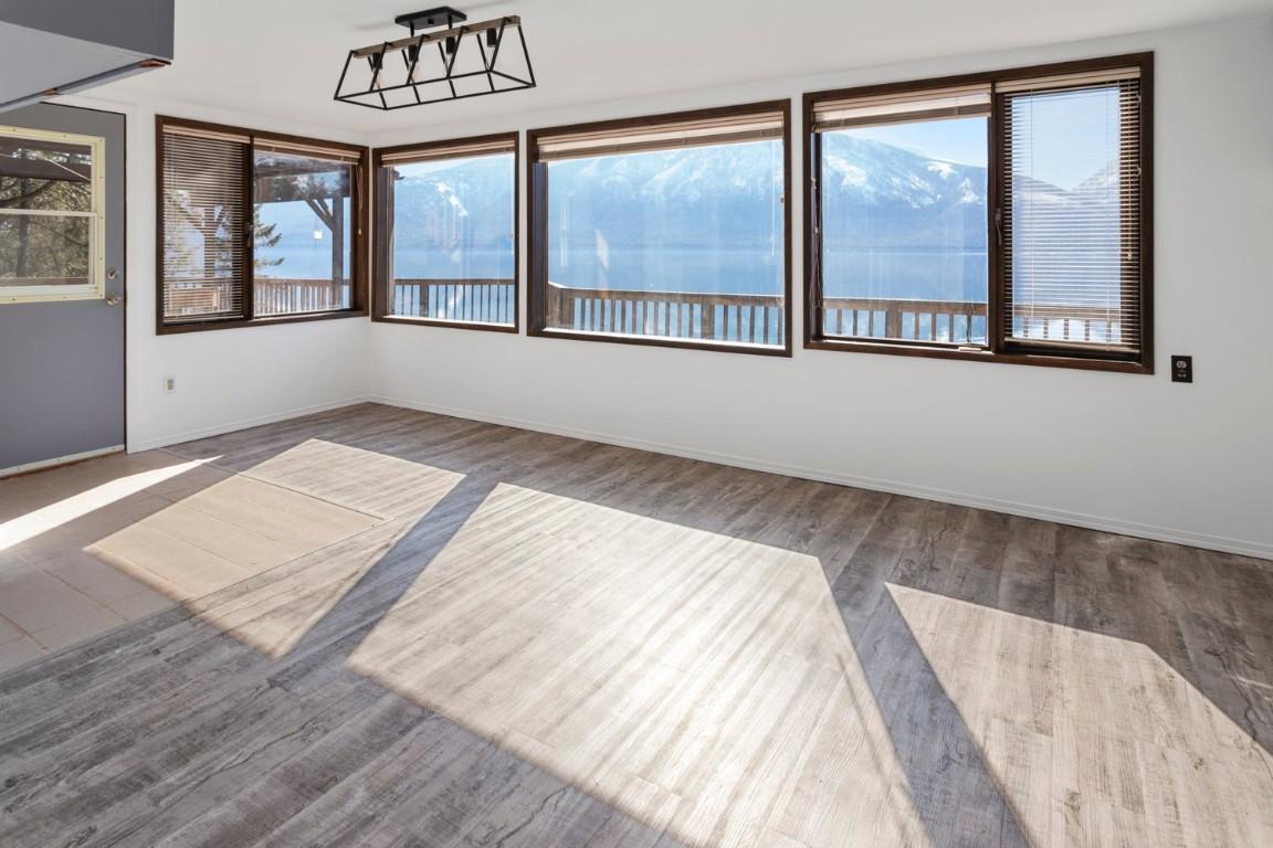 9873 3A Highway, Kuskanook, BC - Indoor Photo Showing Other Room