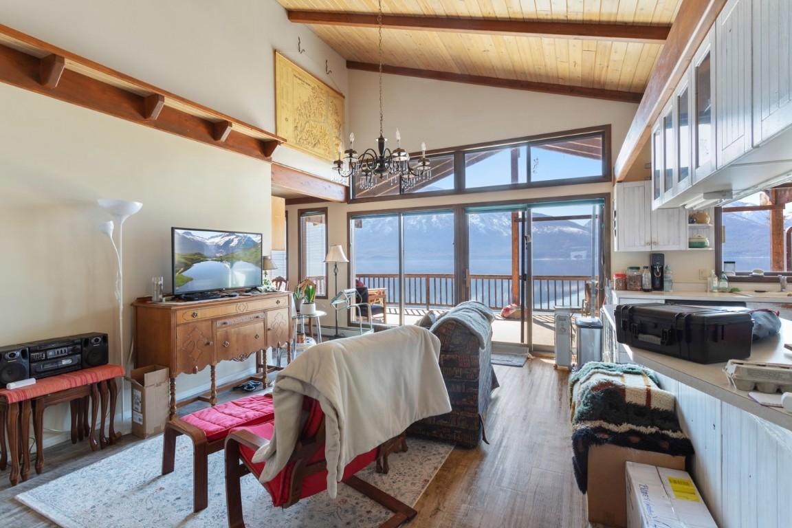 9873 3A Highway, Kuskanook, BC - Indoor Photo Showing Other Room