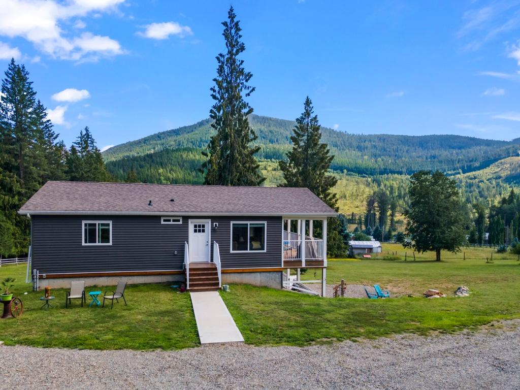 1100 Bear Brook Road, Arrow Creek, BC
