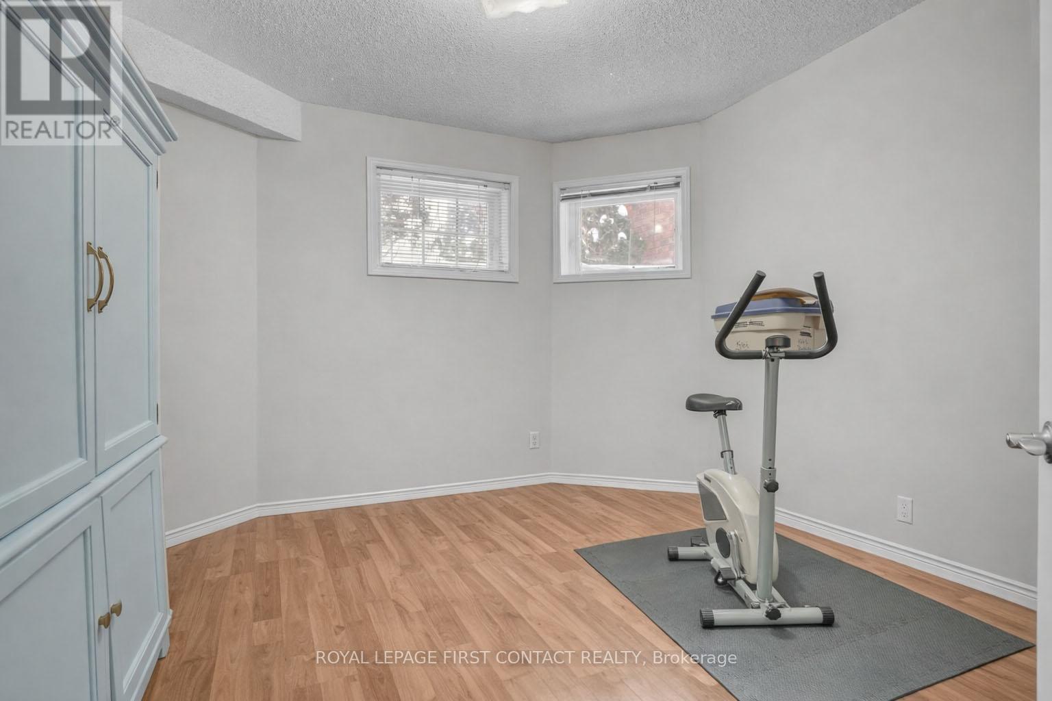 2nd bedroom in basement - 28 Hewitt Place, Barrie, ON - Indoor Photo Showing Gym Room