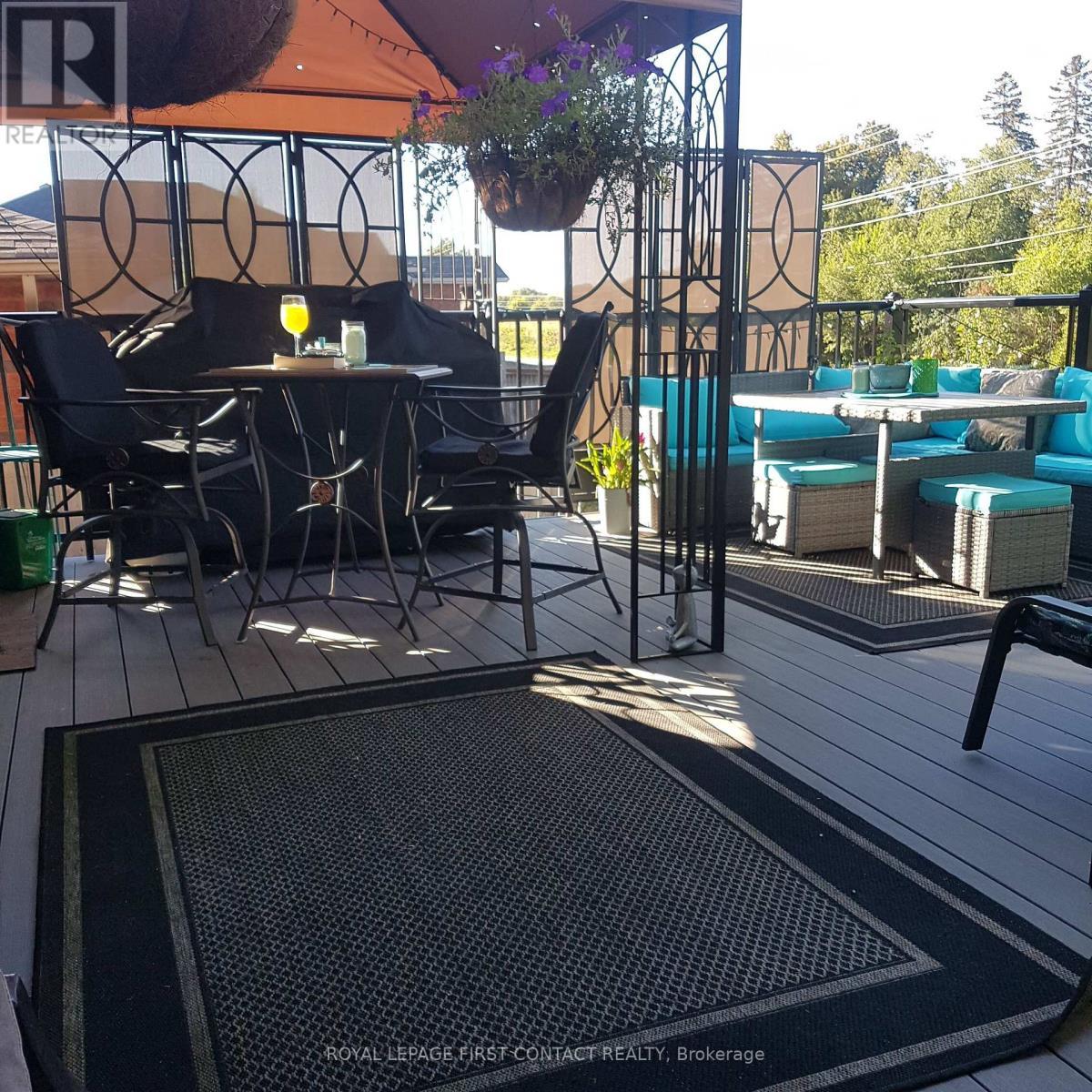 28 Hewitt Place, Barrie, ON - Outdoor With Deck Patio Veranda