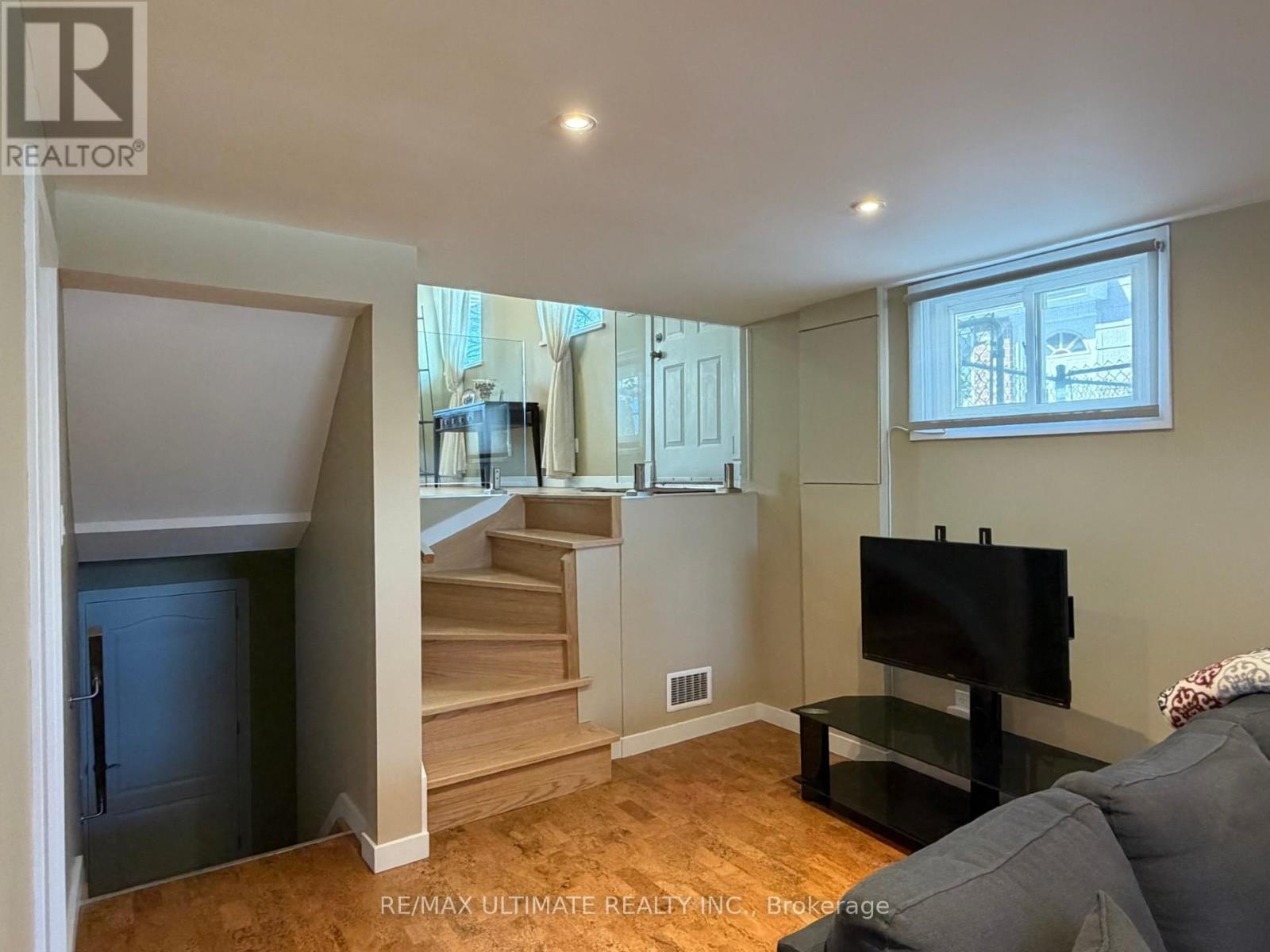 2201 Stir Crescent, Mississauga, ON - Indoor