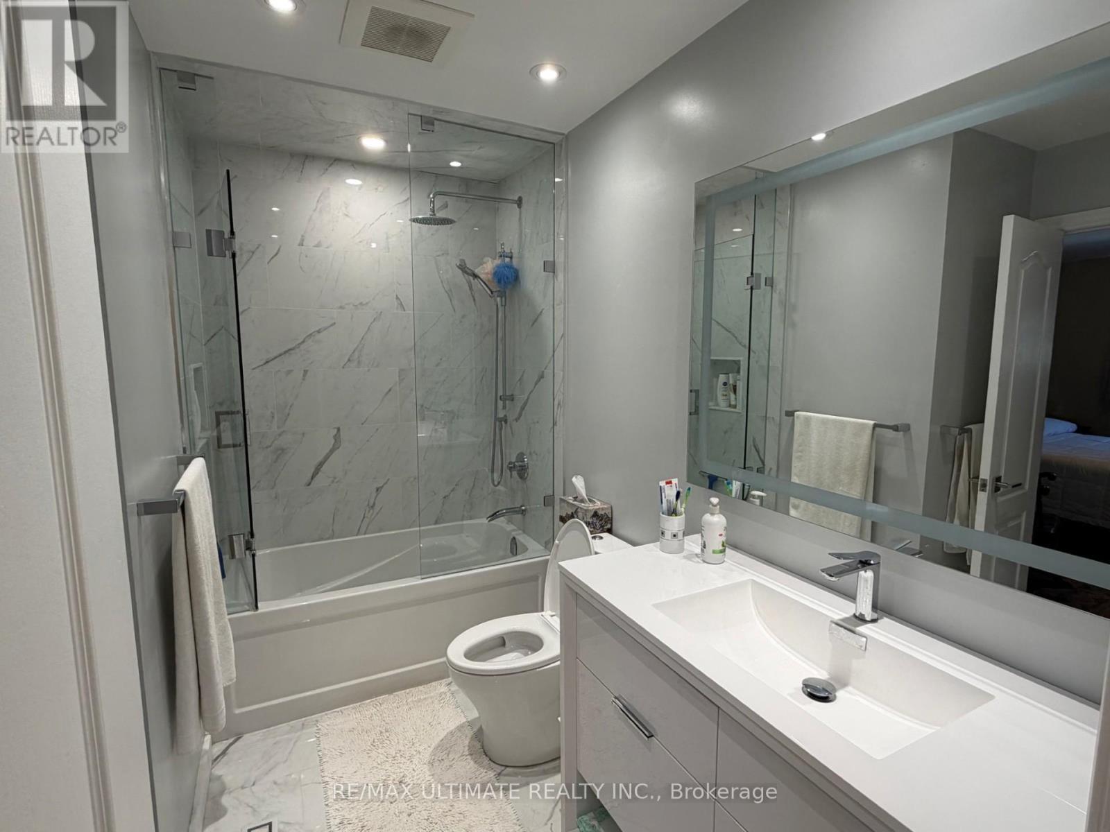 2201 Stir Crescent, Mississauga, ON - Indoor Photo Showing Bathroom