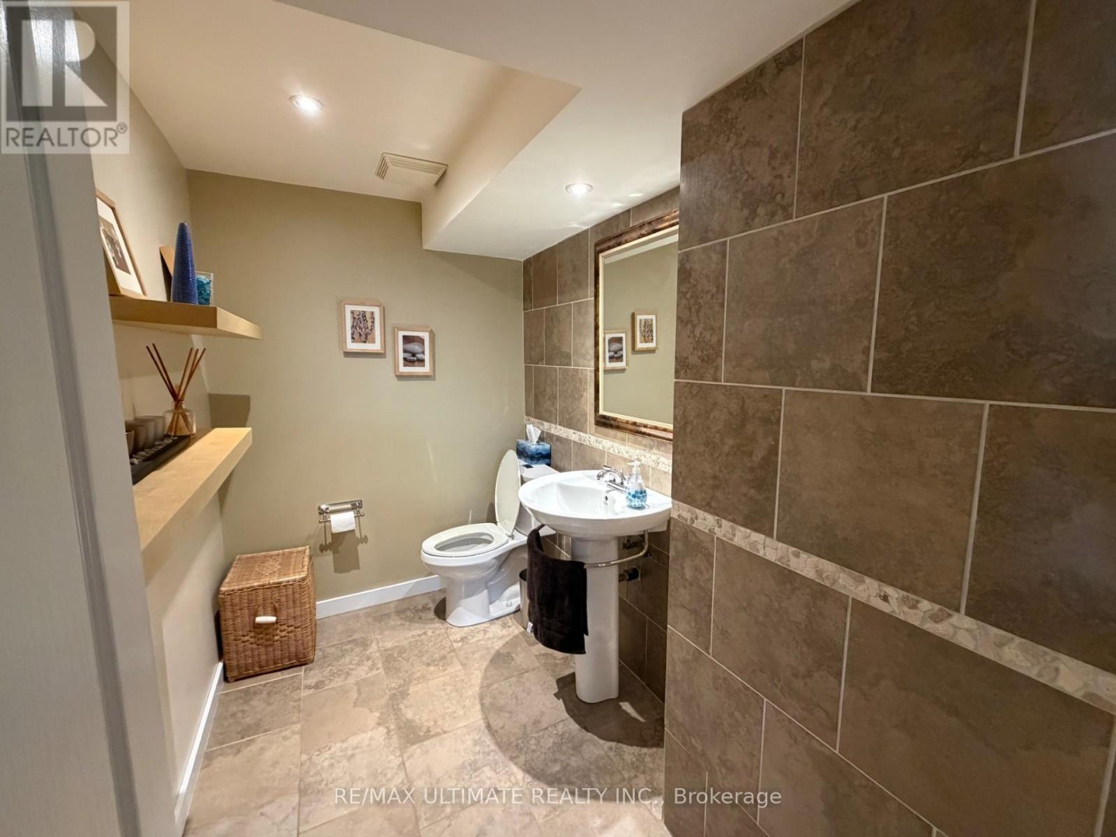 2201 Stir Crescent, Mississauga, ON - Indoor Photo Showing Bathroom
