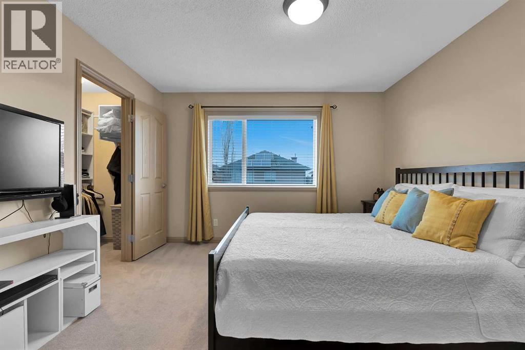 270 Everstone Drive Sw, Calgary, AB - Indoor Photo Showing Bedroom