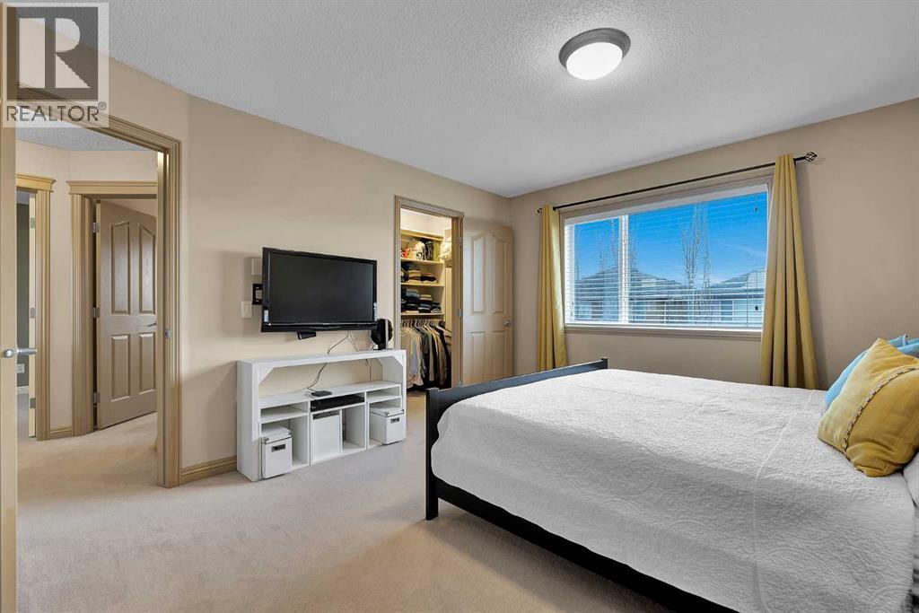 270 Everstone Drive Sw, Calgary, AB - Indoor Photo Showing Bedroom