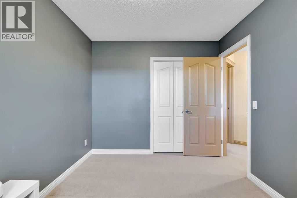 270 Everstone Drive Sw, Calgary, AB - Indoor Photo Showing Other Room