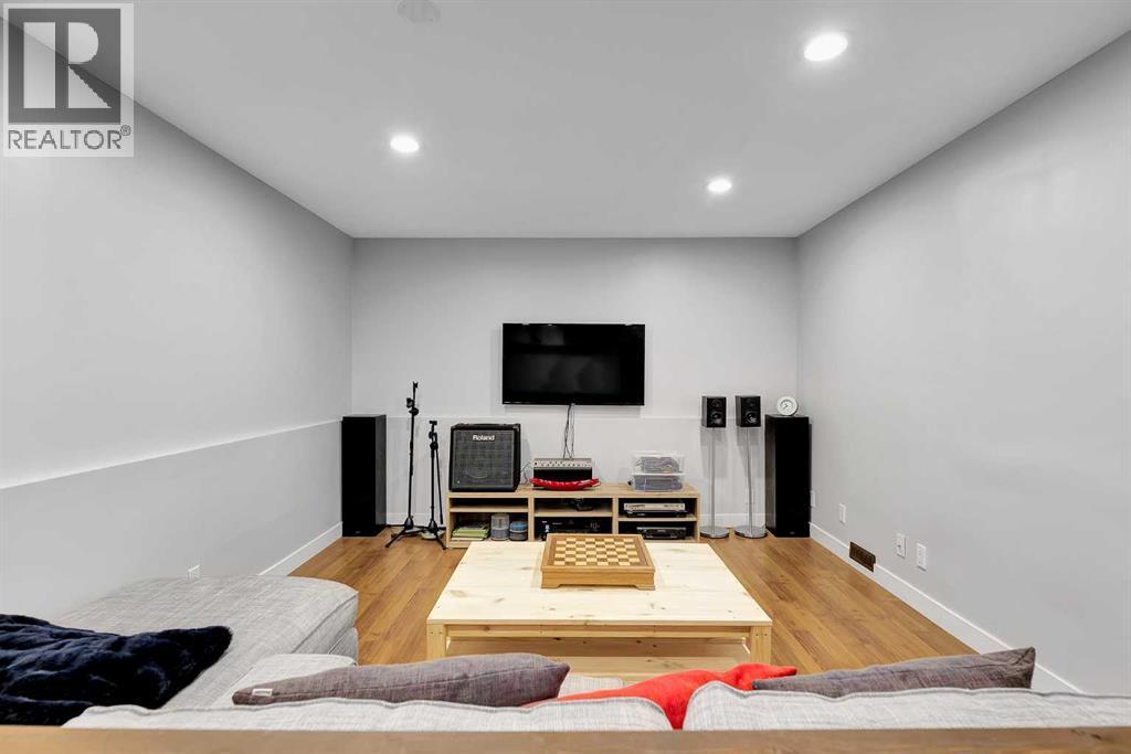 270 Everstone Drive Sw, Calgary, AB - Indoor