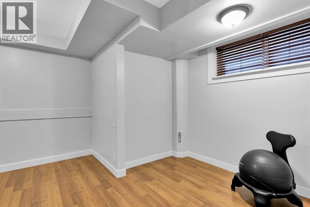 4th bedroom - 270 Everstone Drive Sw, Calgary, AB - Indoor Photo Showing Other Room