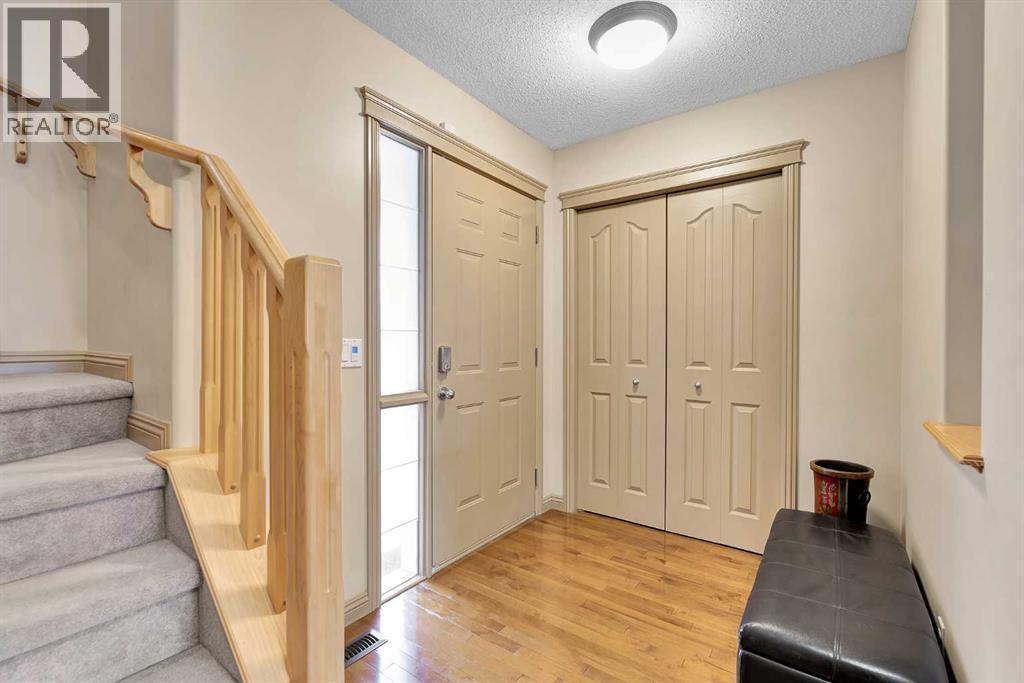 270 Everstone Drive Sw, Calgary, AB - Indoor Photo Showing Other Room