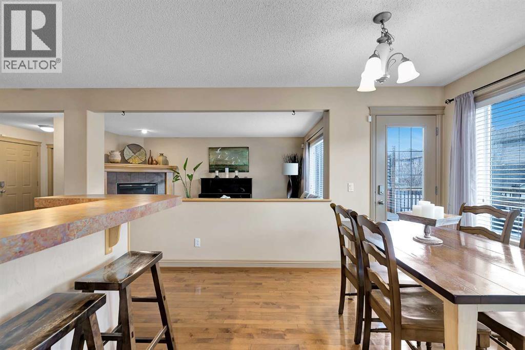 270 Everstone Drive Sw, Calgary, AB - Indoor Photo Showing Dining Room
