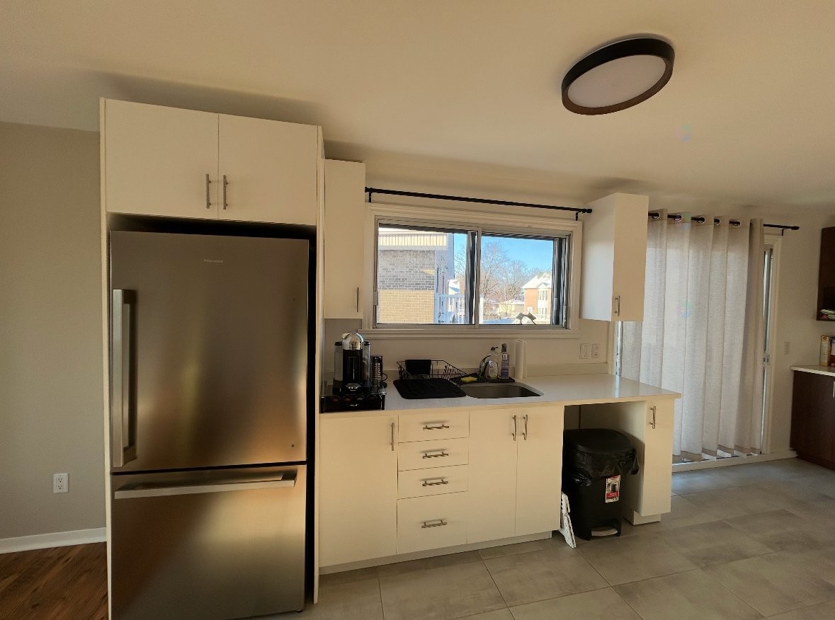 Cuisine - 14714 Rue Aumais, Montréal (L'Île-Bizard/Sainte-Geneviève), QC - Indoor Photo Showing Kitchen